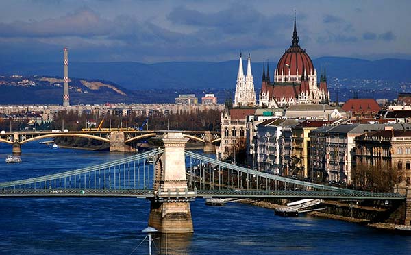 Trung tâm xin visa Hungary tại Bắc Kinh chính thức tiếp nhận hồ sơ xin visa.