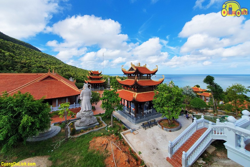 4 địa điểm lễ chùa đầu năm hàng đầu tại Phú Quốc cho du khách