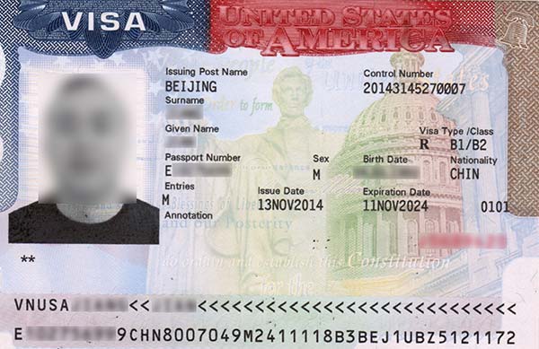 Sau khi đổi hộ chiếu mới, visa Mỹ có hiệu lực 10 năm vẫn có thể tiếp tục sử dụng được không?