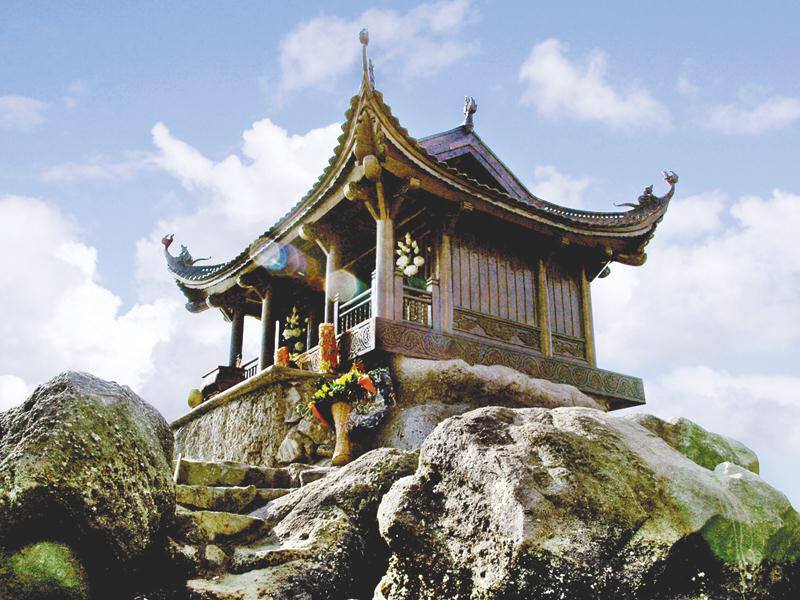 Sự huyền bí linh thiêng độc đáo của chùa Đồng Yên Tử