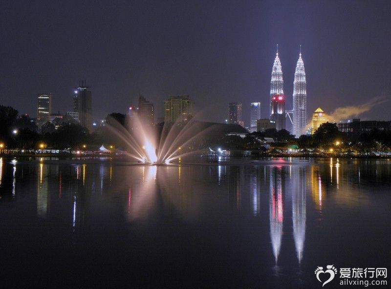 Malaysia sắp khôi phục việc thu phí visa cho du khách Trung Quốc.