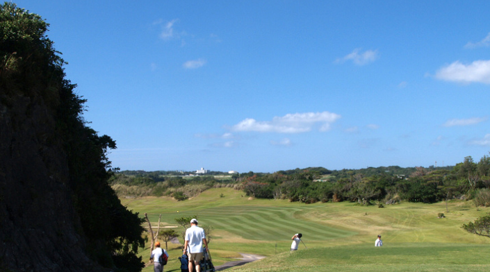 Những câu lạc bộ golf nổi tiếng tại Okinawa đều nằm ở đây.