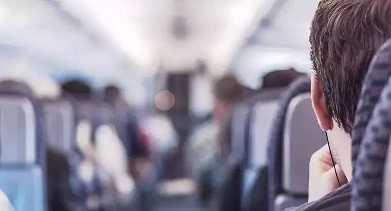 Những thứ nào được mang lên máy bay và những thứ nào có thể gửi hành lý?