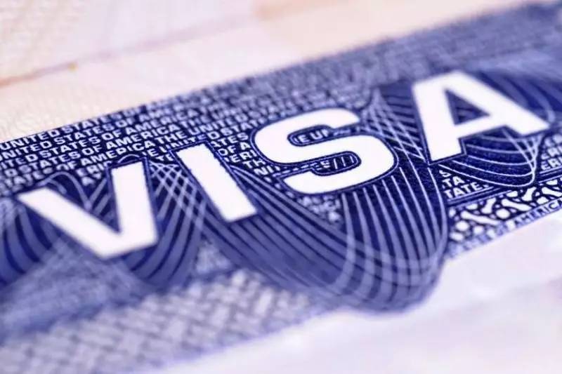 Sự tăng vọt số lượng người nộp đơn xin visa đến Kazakhstan tại lãnh sự quán Kazakhstan tại Urumqi