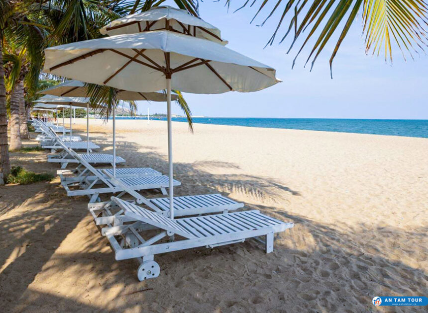 Bãi biển Ninh Chữ và những kinh nghiệm du lịch cho những người yêu thích khám phá