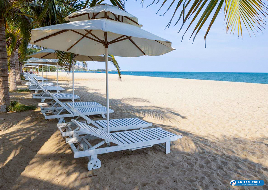 Bãi biển Ninh Chữ và những kinh nghiệm du lịch cho những người yêu thích khám phá