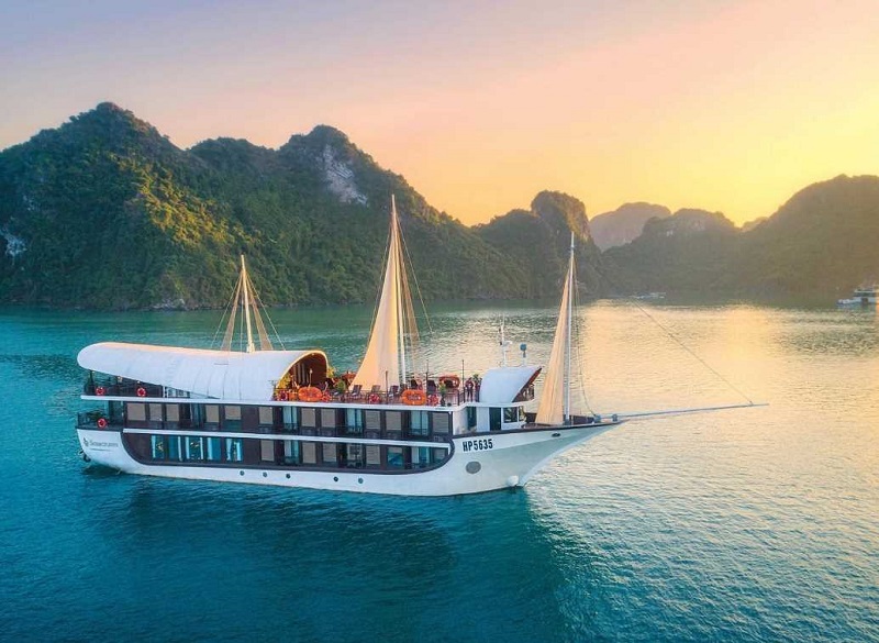 Bảng giá du thuyền Hạ Long trọn gói ưu đãi nhất năm 2025