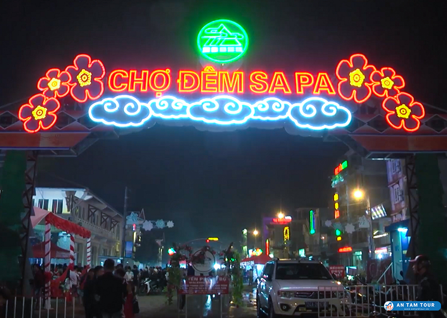 Vui chơi thỏa thích ở chợ đêm Sapa cùng bạn bè