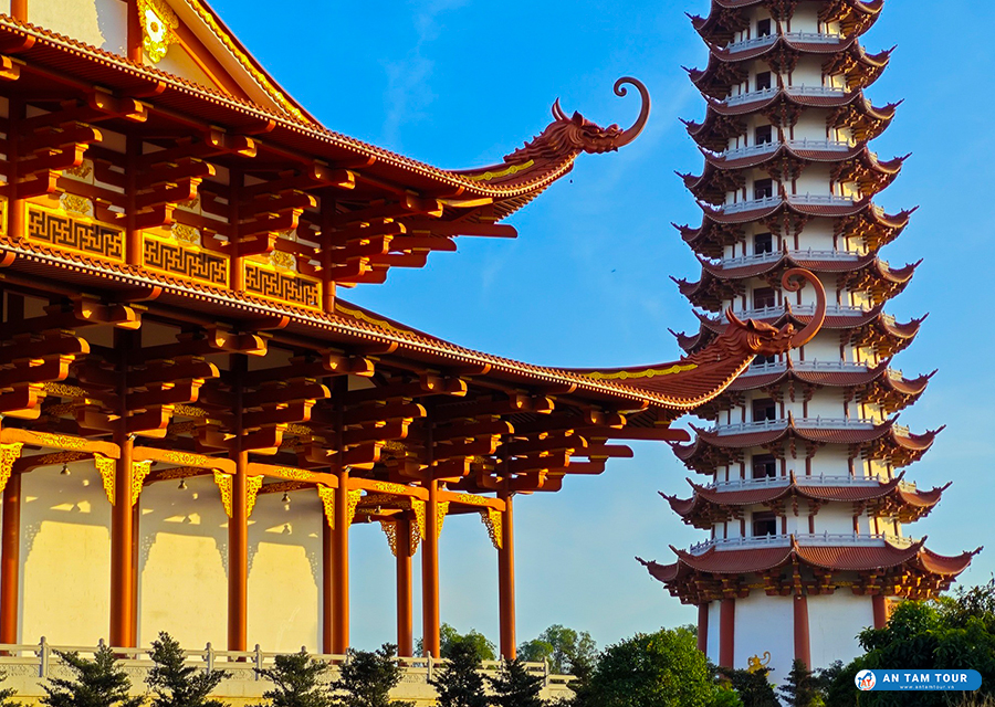 Đến chùa Quốc Ân Khải Tường để chiêm ngưỡng tượng Phật ngọc lớn nhất thế giới