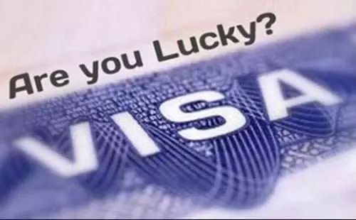 Có cần mang theo tài liệu liên quan đến tài sản khi phỏng vấn xin visa Mỹ nếu họ không xem xét?