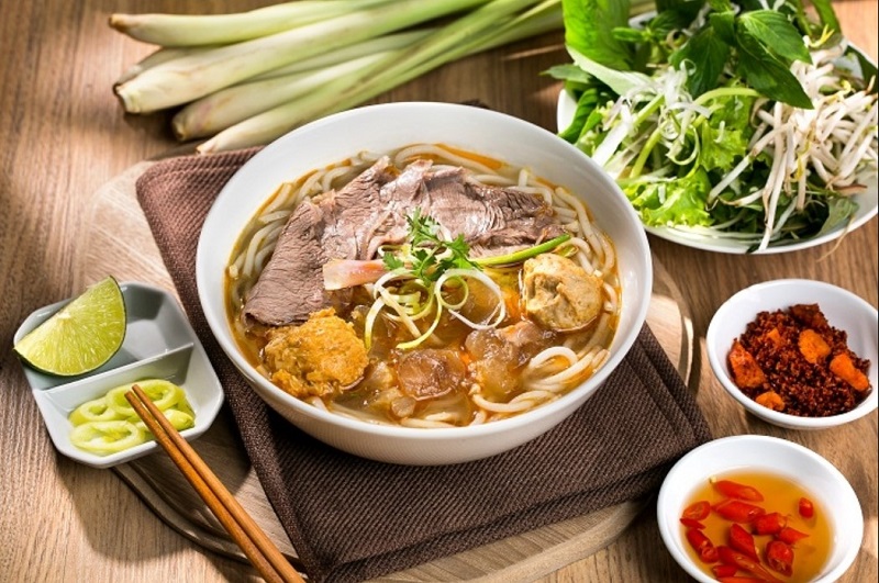 Top 15 đặc sản Huế ngon nhất định phải thử
