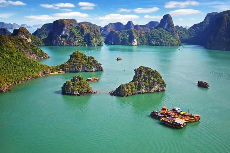 Khám phá vẻ đẹp của đảo Bồ Hòn tại vịnh Hạ Long năm 2025 một cách chi tiết.