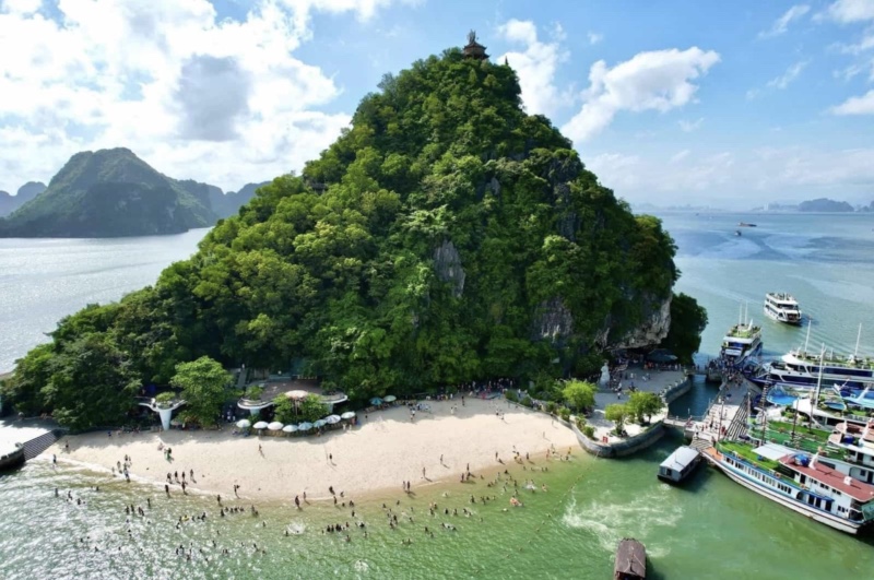Đảo Titop Hạ Long: Hướng Dẫn Đến, Giá Vé, Lịch Trình Chi Tiết