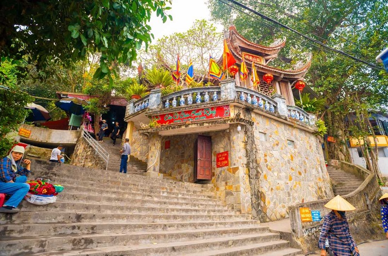 Kinh nghiệm tham quan đền Cô Chín Thanh Hóa năm 2025 chi tiết nhất