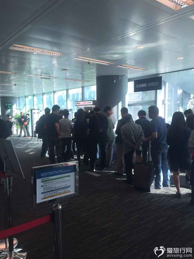 Yêu cầu ảnh visa của Đức quá nghiêm ngặt, đương đơn chỉ còn cách làm lại.