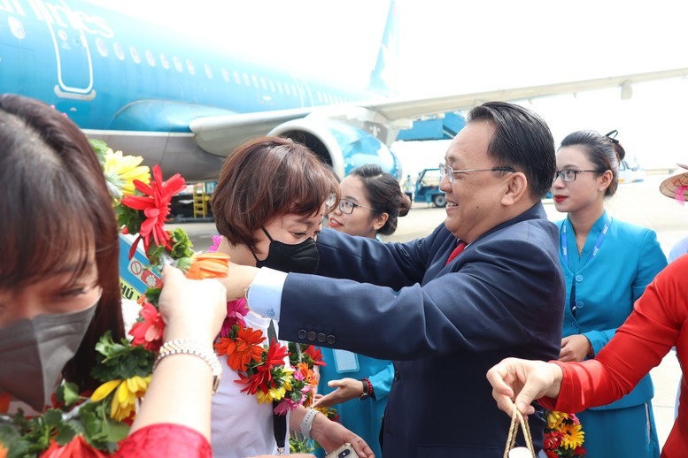 Khánh Hòa tiếp đón 2 đoàn khách quốc tế đầu năm mới