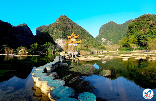 Vẻ Đẹp Cổ Kính Của Cựu Châu Cổ Trấn – Tịnh Tây
