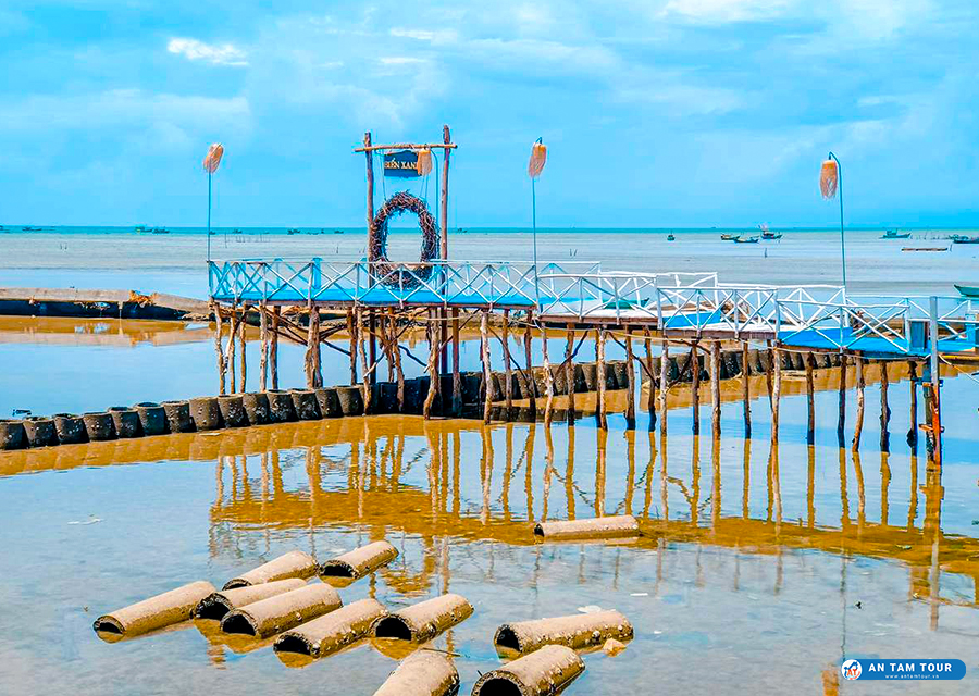 Làng chài Hàm Ninh có gì thu hút ngoài vẻ đẹp lãng mạn như tranh?