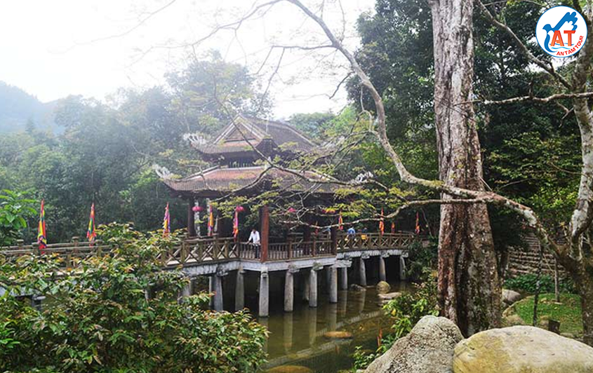 SUỐI GIẢI OAN YÊN TỬ – RANH GIỚI GIỮA CUỘC SỐNG THƯỜNG NGÀY VÀ HÀNH TRÌNH TÂM LINH