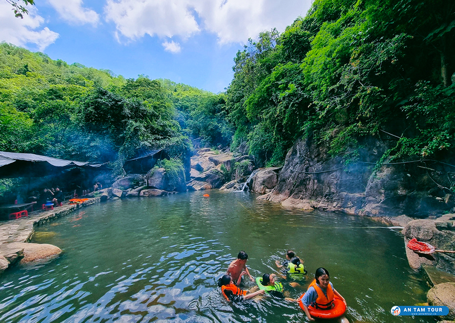 Suối Tiên Núi Dinh, địa điểm lý tưởng để check-in và cắm trại tại Vũng Tàu.