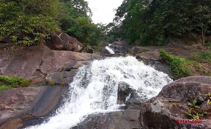 Khám Phá Khu Du Lịch Suối Mỡ – Bắc Giang