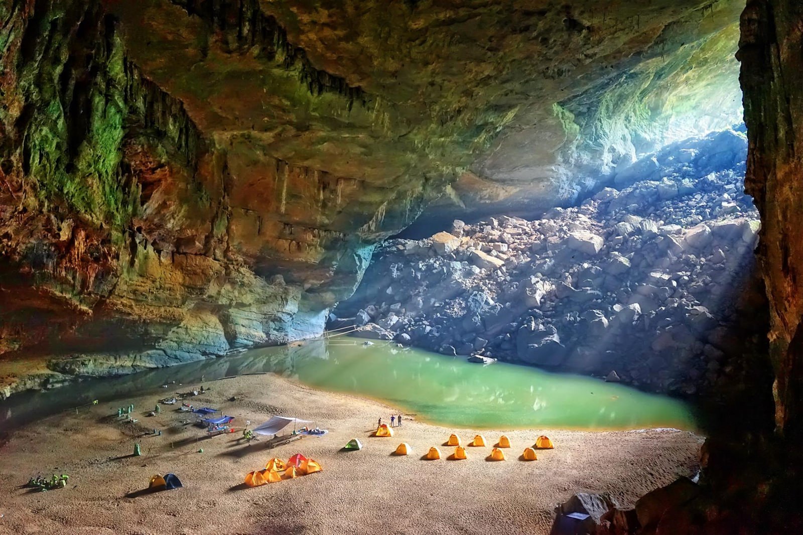 HANG ÉN – LỐI ĐI ĐẾN SƠN ĐOÒNG