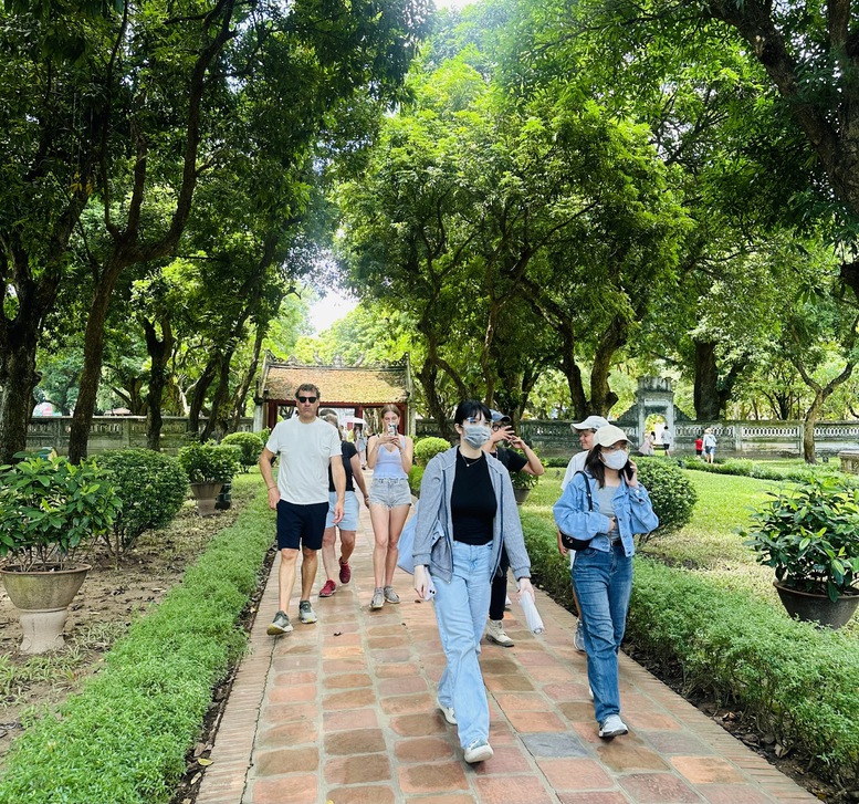 Hơn 1,8 triệu du khách quốc tế đến Việt Nam trong tháng 2